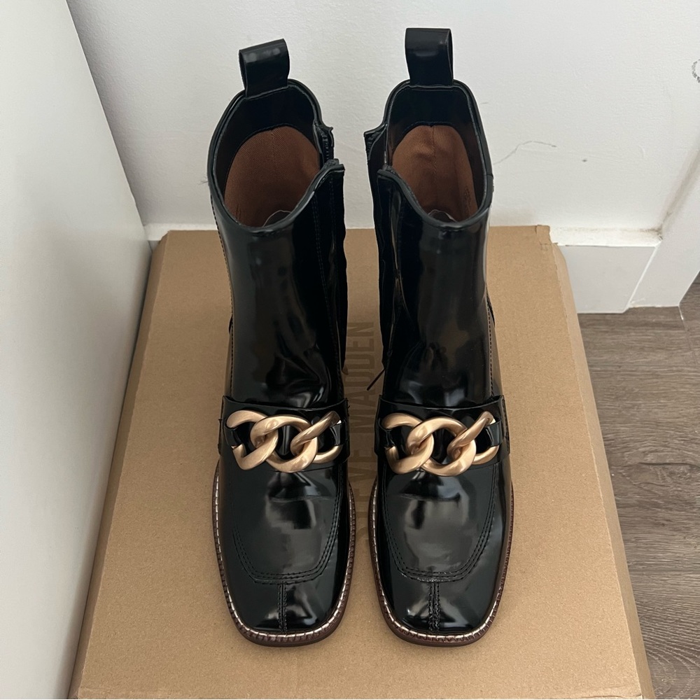 NWT Steve Madden Booties